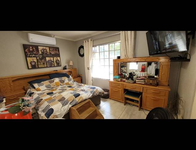 2 BEDROOM TOWNHOUSE FOR SALE IN ALBERTSDAL